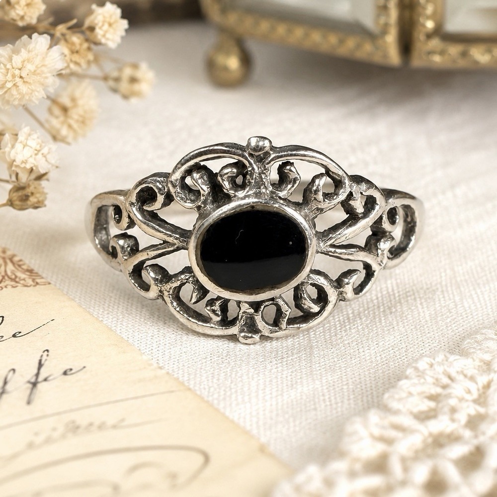 VTG 925 Sterling Silver Black Onyx Filigree Ring Size 7.5 Oval Cabochon 1.72g